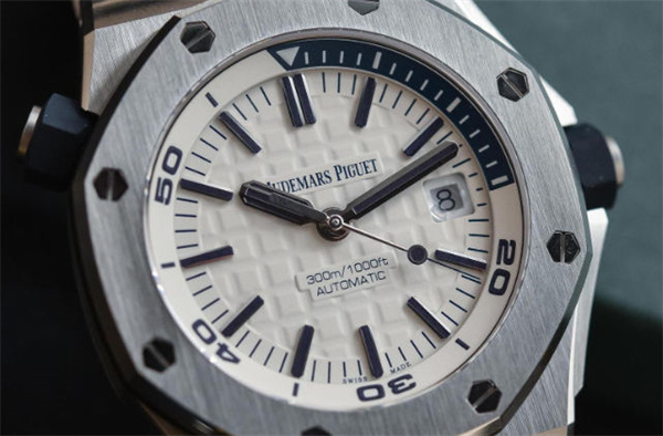 愛彼手表偷停處理辦法(圖) 愛彼手表偷停處理辦法(圖)