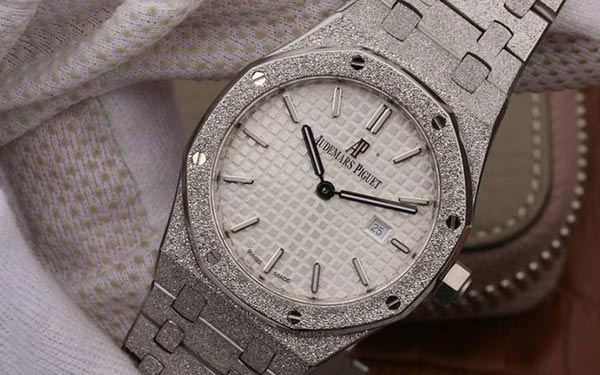 愛彼腕表表殼有劃痕處理辦法詳解（圖）